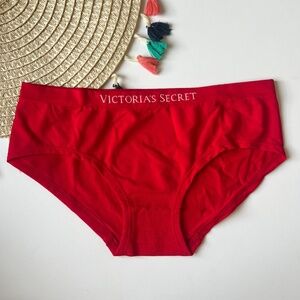 Victoria's Secret Seamless Hiphugger Panty Lipstick M NEW